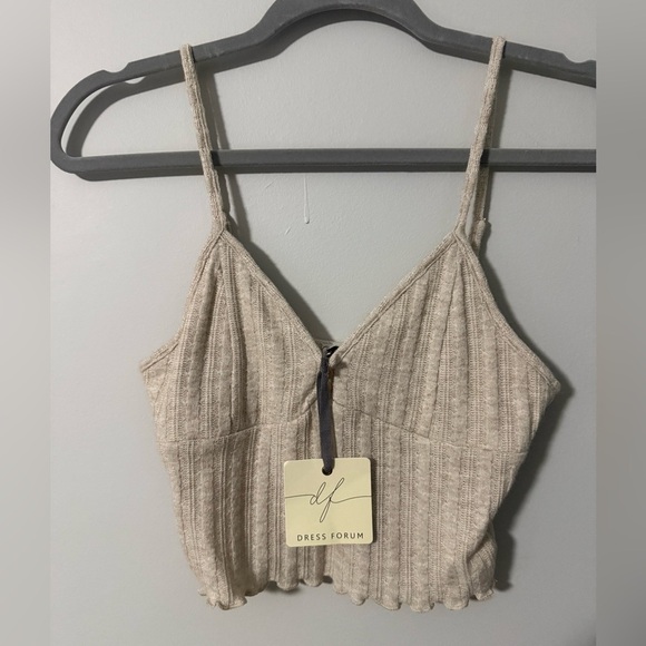 NWT Dress Forum Cropped Tank Top - Picture 2 of 5
